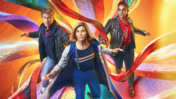 The Doctor (Jodie Whittaker), Dan (John Bishop) and Yaz (Mandip Gill) find themselves caught in a web of intrigue in Doctor Who: Flux (c) BBC Studios Doctor Who Series 13 Doctor Who episodes Dan Lewis Yasmin Khan Photographer: Zoe McConnell